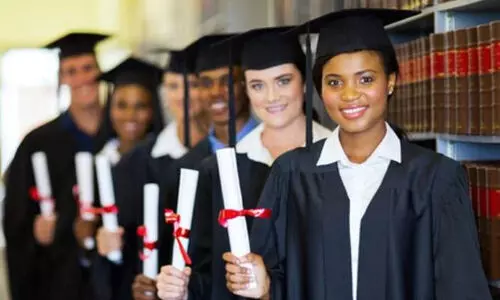 സിംബയോസിസ് ലോ സ്കൂളിൽ; ബി.എ എൽ.എൽ.ബി, ബി.ബി.എ എൽ.എൽ.ബി, എൽഎൽ.എം