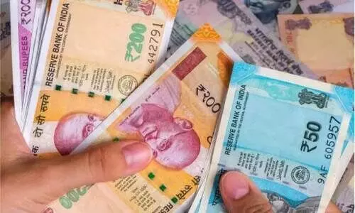 രൂപക്ക് വലിയ മൂല്യനഷ്ടം; ദീനാറിന്റെ ഉയർച്ച രൂപക്ക് വലിയ മൂല്യനഷ്ടം; ദീനാറിന്റെ ഉയർച്ച