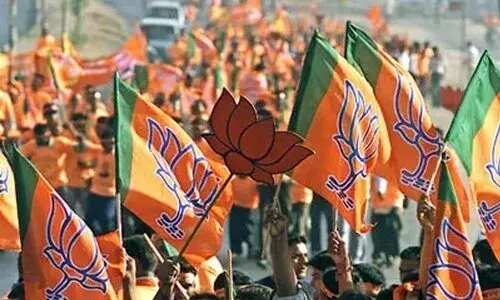 കുടുംബ രാഷ്ട്രീയ വിമർശം ജോർ; പക്ഷേ, മഹാരാഷ്ട്രയിൽ ബന്ധുക്കളെ കൂട്ടത്തോടെ കളത്തിലിറക്കി ബി.ജെ.പി