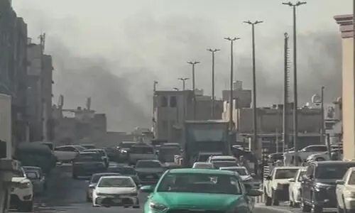 Fire breaks out in heart of Dammam city; shops gutted