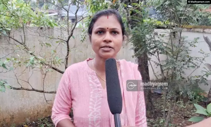 ‘പത്രിക പിൻവലിച്ചില്ലെങ്കിൽ 28 പേരുടെ ജോലി പോകും’; സി.പി.എം നേതാക്കൾ ഭീഷണിപ്പെടുത്തുന്നുവെന്ന് യു.ഡി.എഫ് സ്ഥാനാർഥി ‘പത്രിക പിൻവലിച്ചില്ലെങ്കിൽ 28 പേരുടെ ജോലി പോകും’; സി.പി.എം നേതാക്കൾ ഭീഷണിപ്പെടുത്തുന്നുവെന്ന് യു.ഡി.എഫ് സ്ഥാനാർഥി