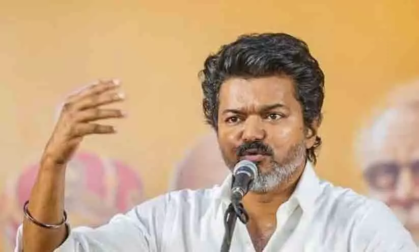 സ്റ്റാലിൻ നല്ലവനായി അഭിനയിക്കുന്നു, ഞങ്ങളെ നോവിച്ചവർ ദു:ഖിക്കേണ്ടിവരും; കരൂർ ദുരന്തത്തിനുശേഷം വിജയ് ആദ്യമായി പൊതുവേദിയിൽ, ബി.ജെ.പിക്ക് വിമർശനമില്ല സ്റ്റാലിൻ നല്ലവനായി അഭിനയിക്കുന്നു, ഞങ്ങളെ നോവിച്ചവർ ദു:ഖിക്കേണ്ടിവരും; കരൂർ ദുരന്തത്തിനുശേഷം വിജയ് ആദ്യമായി പൊതുവേദിയിൽ, ബി.ജെ.പിക്ക് വിമർശനമില്ല