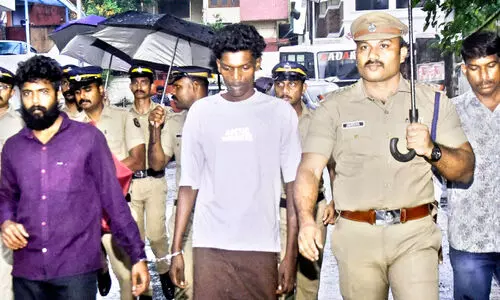 വാക്കുതർക്കത്തിനിടെ കൊലപാതകം; പ്രതികളുമായി തെളിവെടുപ്പ് നടത്തി വാക്കുതർക്കത്തിനിടെ കൊലപാതകം; പ്രതികളുമായി തെളിവെടുപ്പ് നടത്തി