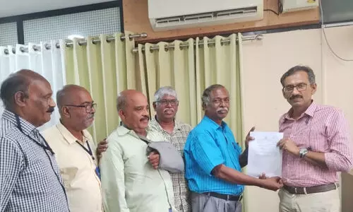 മടങ്ങിവന്ന പ്രവാസികൾക്ക് നോർക്ക കെയർ മാതൃകയിൽ പുതിയ ഇൻഷുറൻസ് -നോർക്ക റൂട്ട്സ്