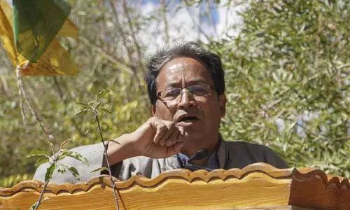 സോനം വാങ്ചുകിന്റെ തടങ്കലിനെ ചോദ്യം ചെയ്തുള്ള ഭാര്യയുടെ ഹരജി സുപ്രീംകോടതി നാളെ പരിഗണിക്കും