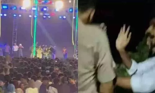 കാസർകോട് ഹനാൻ ഷായുടെ പരിപാടിക്കിടെ തിക്കും തിരക്കും; നിരവധി പേർ കുഴഞ്ഞുവീണു, ഇരുപതിലേറെ പേർ ആശുപത്രിയിൽ‌, പൊലീസ് ലാത്തി വീശി