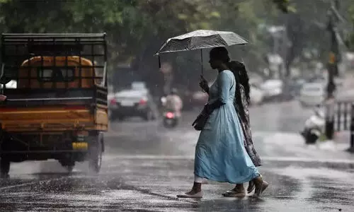 മഴ മുന്നറിയിപ്പിൽ മാറ്റം: അഞ്ച് ജില്ലകളിൽ യെല്ലോ അലർട്ട്, ഒറ്റപ്പെട്ട മഴക്കും സാധ്യത