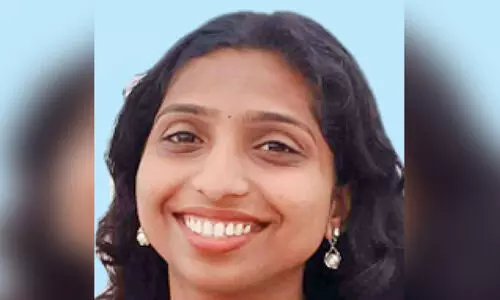 വാ​ഹ​നാ​പ​ക​ട​ത്തി​ൽ യു​വ​തി മ​രി​ച്ചു