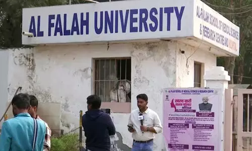 അ​ൽ ഫ​ലാ​ഹ് സ​ർ​വ​ക​ലാ​ശാ​ല​ക്ക് കാരണം കാണിക്കൽ നോട്ടീസ്; ന്യൂനപക്ഷ പദവി പിൻവലിക്കാതിരിക്കാൻ വിശദീകരണം നൽകണം