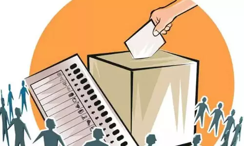 വിമതരിൽ തട്ടി നിയന്ത്രണം വിട്ട് എൽ.ഡി.എഫും യു.ഡി.എഫും വിമതരിൽ തട്ടി നിയന്ത്രണം വിട്ട് എൽ.ഡി.എഫും യു.ഡി.എഫും