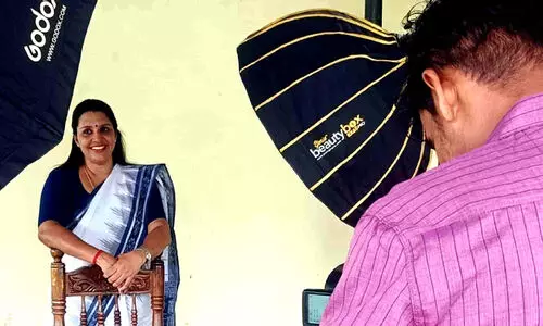 വൈറ്റ് ബാലൻസ് പോലെ നിഷ്പക്ഷം; ഫോട്ടോഗ്രാഫർമാരും ഇലക്ഷൻ തിരക്കിലാണ്