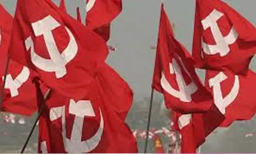 ഇ​ട​ത് കു​ലു​ങ്ങു​മോ കു​ഞ്ഞി​മം​ഗ​ല​ത്ത്