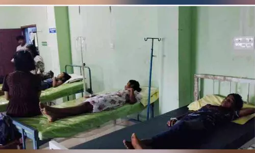 വി​നോ​ദ​യാ​ത്ര​ക്ക് പോ​യ അ​മ്പ​തോ​ളം കു​ട്ടി​ക​ൾ​ക്ക് ഭ​ക്ഷ്യ​വി​ഷ​ബാ​ധ