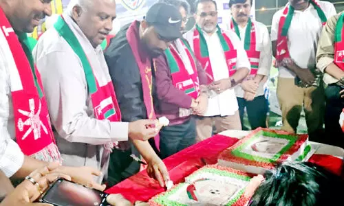 വാ​ർ​ഷി​ക​വും ദേ​ശീ​യ ദി​നാ​ഘോ​ഷ​വും