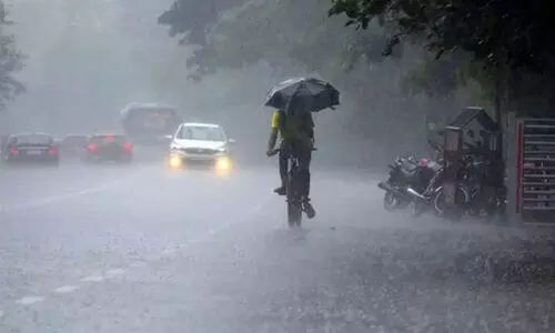 തീവ്ര ന്യൂനമർദവും ചുഴലിക്കാറ്റും; സംസ്ഥാനത്ത് ശക്തമായ മഴ, ഏഴ് ജില്ലകളിൽ യെല്ലോ അലർട്ട്