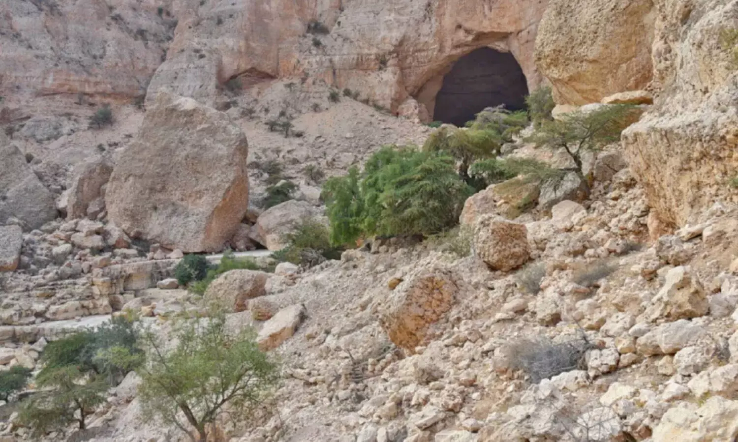 താ​ഹി​രി ഗു​ഹ​യി​ലേ​ക്കു​ള​ള പ്ര​വേ​ശ​ന​ത്തി​ന് നി​യ​ന്ത്ര​ണം