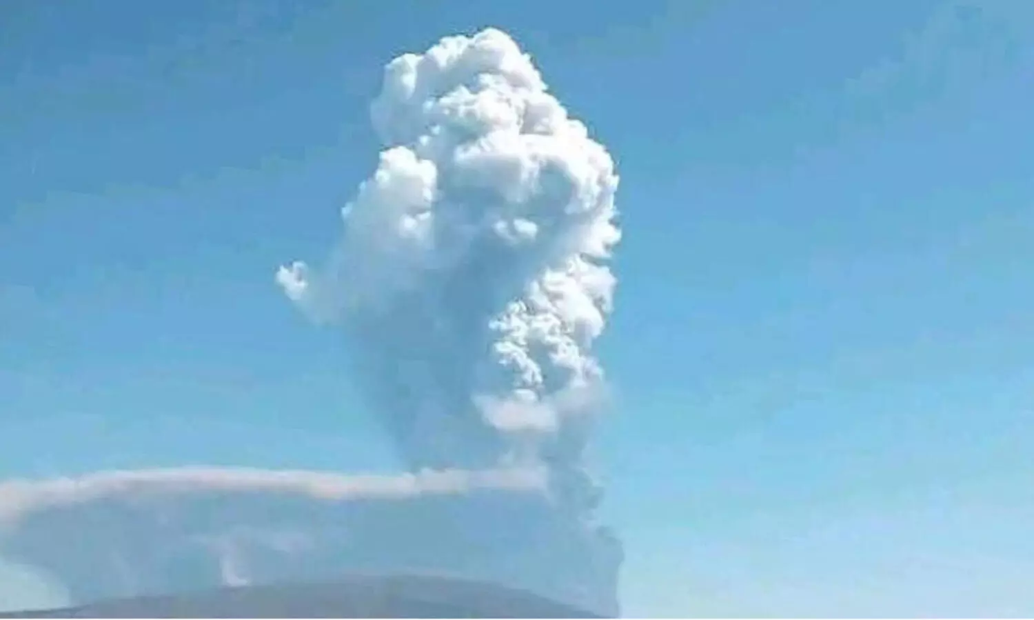 അ​ഗ്നിപ​ർ​വ​ത സ​്ഫോ​ട​നം; ആ​ശ​ങ്ക​പ്പെ​ടാ​നി​ല്ലെ​ന്ന് പ​രി​സ്ഥി​തി അ​തോ​റി​റ്റി