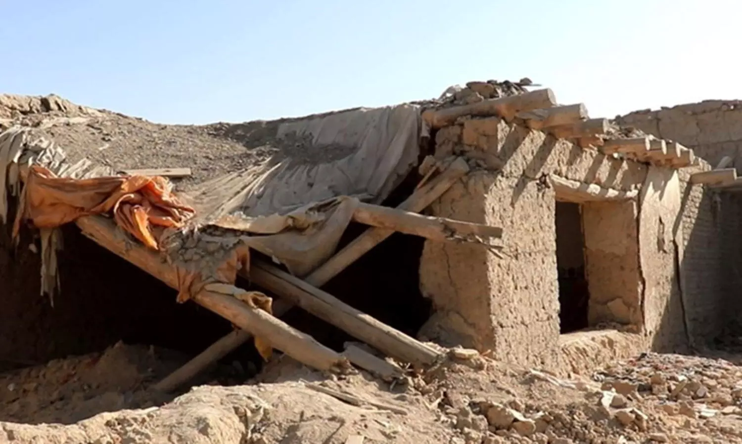 പാക് വ്യോമാക്രമണം; അഫ്ഗാനിസ്താനിൽ 10 പേർ കൊല്ലപ്പെട്ടു