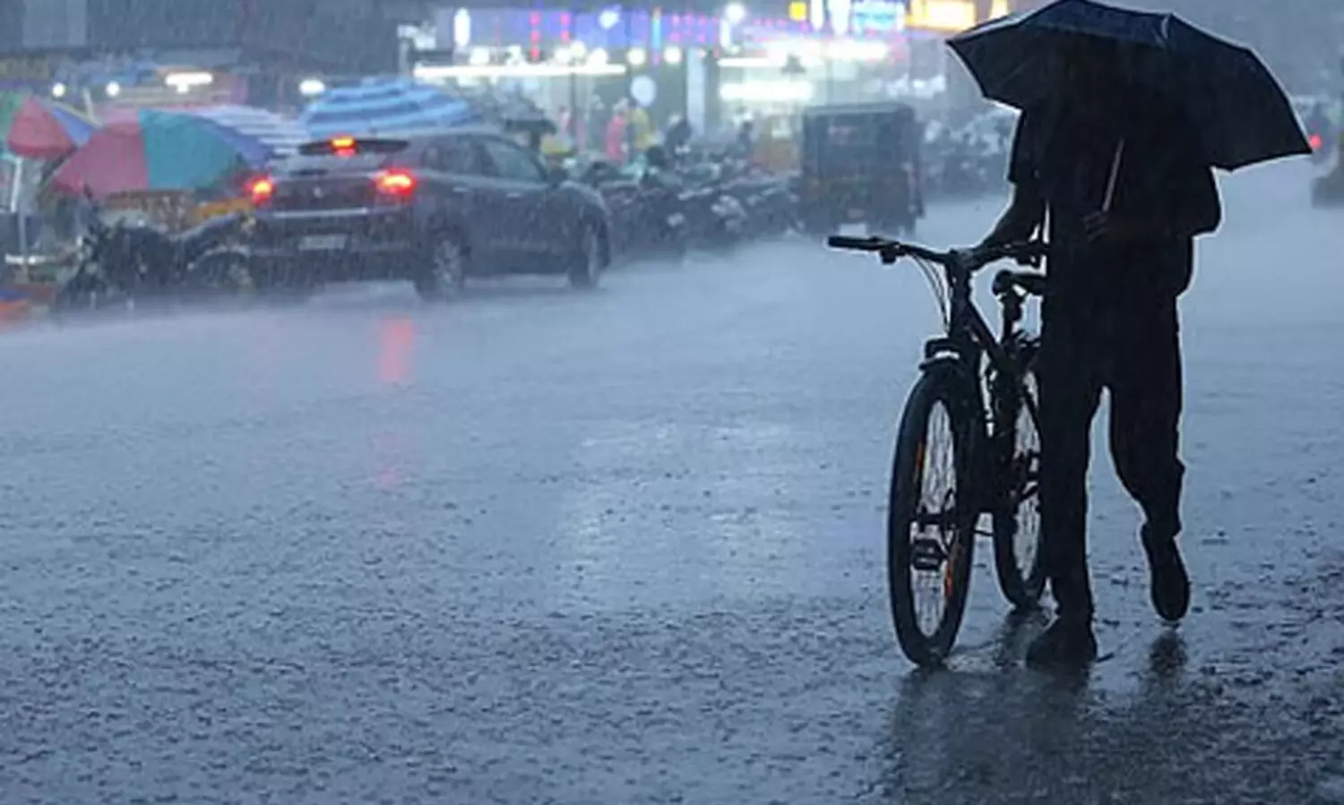 ഒറ്റപ്പെട്ട ശക്തമായ മഴ; ഇന്ന് മൂന്ന് ജില്ലകളിൽ യെല്ലോ അലർട്ട്