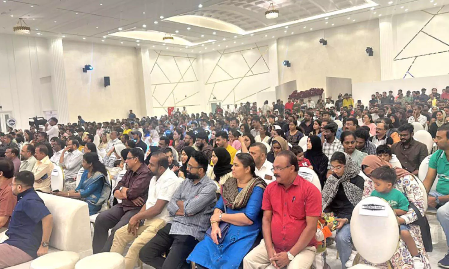 സാ​മൂ​ഹി​ക സൗ​ഹാ​ർ​ദ​വു​മാ​യി ജ്വാ​ല ഫ​ല​ജ് സ്നേ​ഹ​സം​ഗ​മം