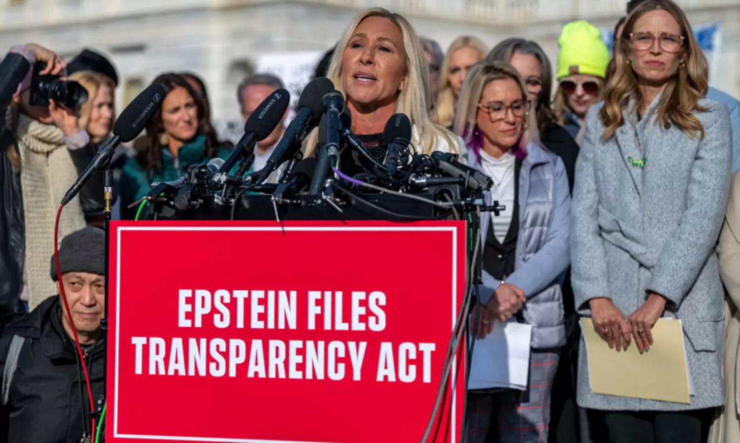 മാർജോറി ടെയ്‌ലർ ഗ്രീനിനെ പിന്തുടർന്ന് രാജിക്കൊരുങ്ങി കൂടുതൽ റിപ്പബ്ലിക്കൻമാർ; വരാനിരിക്കുന്നത് സ്ഫോടനാത്മകമായ രാജികൾ?