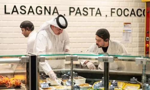 ഫി​ഫ അ​റ​ബ് ക​പ്പ് മു​ന്നൊ​രു​ക്കം; ഭ​ക്ഷ്യ​സ്ഥാ​പ​ന​ങ്ങ​ളി​ൽ പ​രി​ശോ​ധ​ന ക​ർ​ശ​ന​മാ​ക്കി