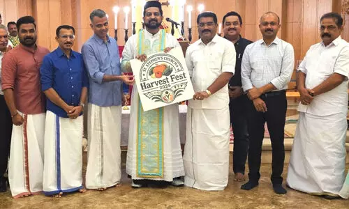 സെ​ന്‍റ്​ സ്റ്റീ​ഫ​ൻ​സ് ഇ​ട​വ​ക കൊ​യ്ത്തു​ത്സ​വം: ലോ​ഗോ പ്ര​കാ​ശ​നം