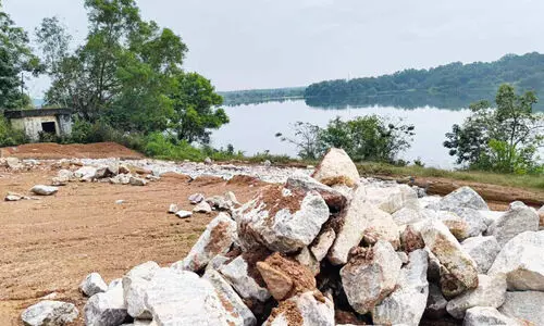 തടാകതീരത്തെ നിർമാണ പ്രവർത്തനം ഗുണകരമ​ല്ലെന്ന് ആരോപണം