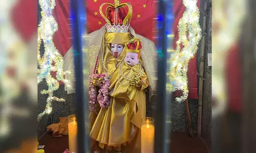 ദേവി സ്വപ്നത്തിൽ ആവശ്യപ്പെട്ടു; കാളീവിഗ്രഹത്തെ ഉണ്ണിയേശുവിനെ എടുത്തു നിൽക്കുന്ന മാതാവാക്കിയ പൂജാരി അറസ്റ്റിൽ