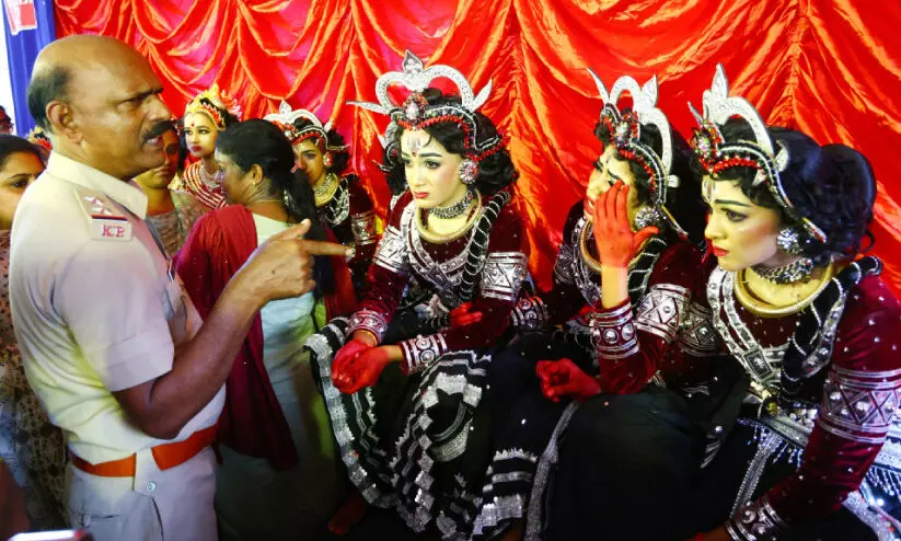 ജില്ല സ്കൂൾ കലോത്സവം; സംഘനൃത്തം ‘സംഘർഷ’നൃത്തമായി, കുച്ചിപ്പുടി വേദിയിൽ ‘കൂവൽ’