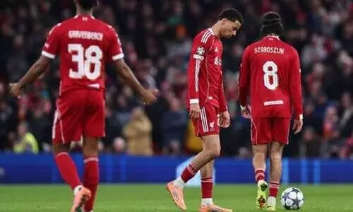 ചെമ്പടയോ...ഇതെന്ത് ചെമ്പട, തോറ്റ് തോറ്റ് ലിവർപൂൾ, 72 വർഷത്തിനിടെ ആദ്യം; വിറ്റീഞ്ഞയുടെ ഹാട്രിക്കിൽ പി.എസ്.ജിക്ക് തകർപ്പൻ ജയം