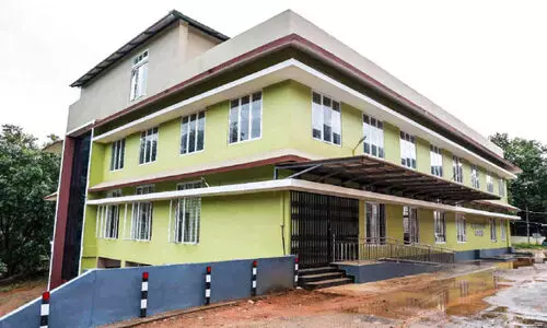 ഉദ്ഘാടനം കഴിഞ്ഞിട്ടും പ്രവർത്തിക്കാനാവാതെ സർക്കാർ കെട്ടിടങ്ങൾ