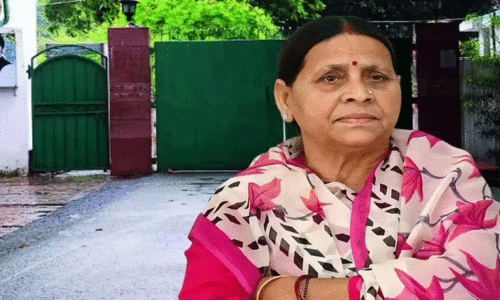 റാബ്റി​ദേവി പട്നയിലെ വീട് ഒഴിയേണ്ടെന്ന് പാർട്ടി തീരുമാനം; ലാലുവിന് ലിഫ്റ്റ് ആവശ്യം, ആരോഗ്യസ്ഥിതി മോശം