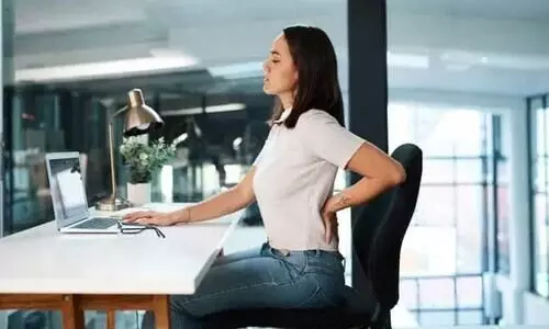 ഇരുന്ന് ജോലി ചെയ്യുന്നവരാണോ നിങ്ങൾ? ഇക്കാര്യങ്ങൾ ശ്രദ്ധിച്ചില്ലെങ്കിൽ പണികിട്ടും