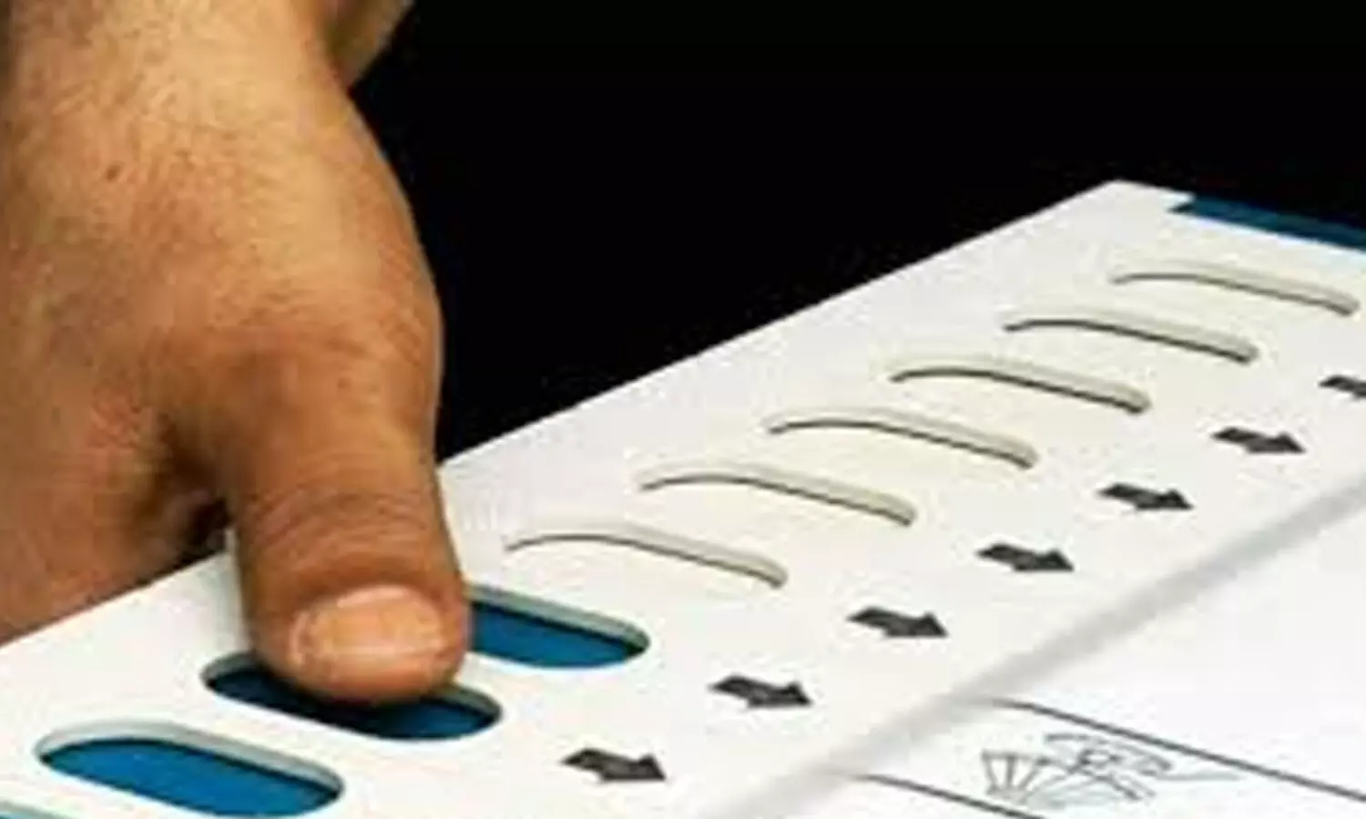 വഴിക്കടവിൽ പിടിച്ചെടുക്കാനും നിലനിർത്താനും