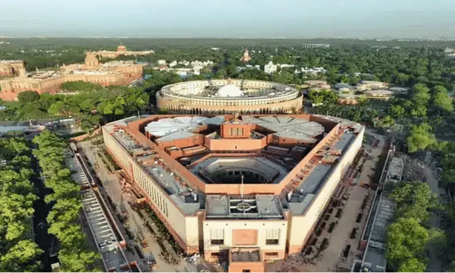 വന്ദേമാതരം പാർലമെന്റിൽ ചർച്ചയാക്കാൻ ​കേന്ദ്ര ഗവൺമെന്റ്; എസ്.ഐ.ആർ എടുത്തുയർത്താൻ പ്രതിപക്ഷം