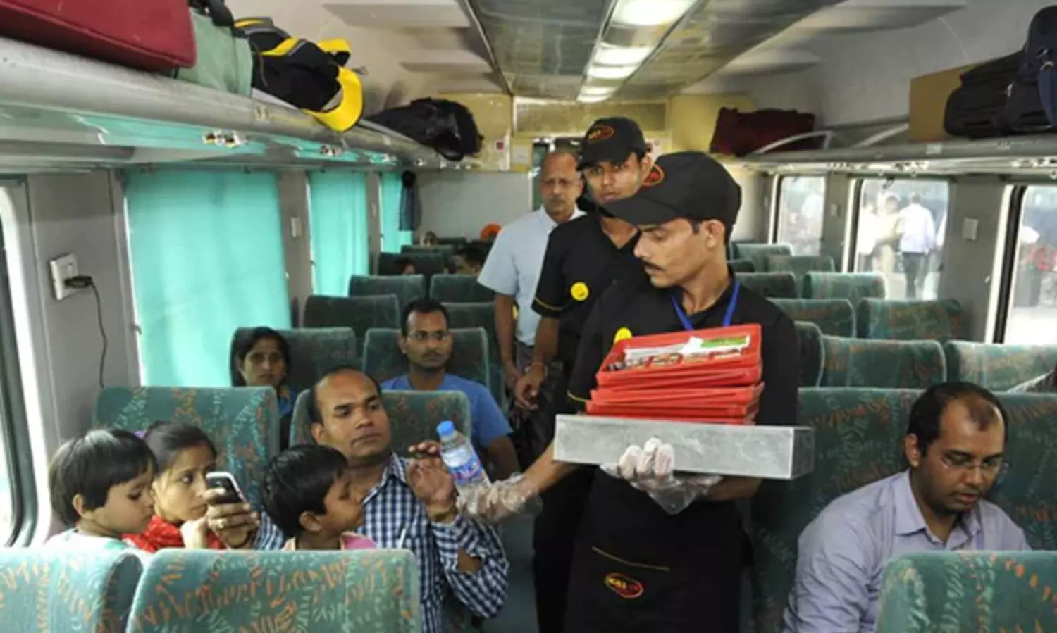 IRCTC,Halal-certified meat,Train meals,Clarification,Mandate, ഐ.ആർ.സി.ടി.സി, റെയിൽവേ. ഹലാൽ, മാംസം