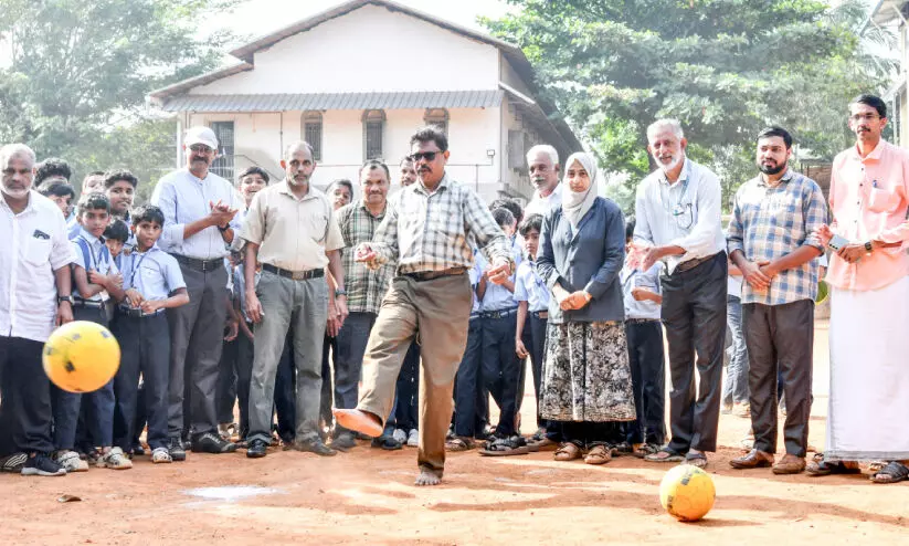 മാധ്യമം-കള്ളിയത്ത് ടി.എം.ടി ഫുട്ബാൾ കാരവൻ; ആവേശമുയർത്തി അഞ്ചാം ദിനം മാധ്യമം-കള്ളിയത്ത് ടി.എം.ടി ഫുട്ബാൾ കാരവൻ; ആവേശമുയർത്തി അഞ്ചാം ദിനം