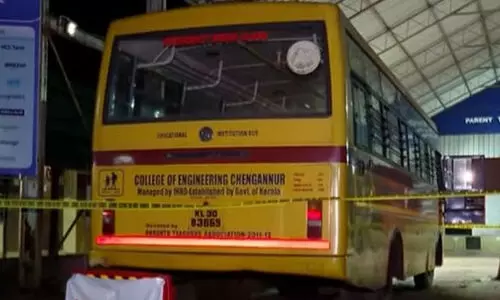 കോളജ് ബസ് നന്നാക്കുന്നതിനിടെ പൊട്ടിത്തെറി: മെക്കാനിക്കിന് ദാരുണാന്ത്യം