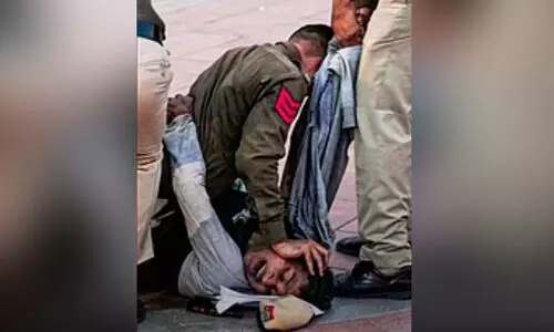 ശുദ്ധവായുവിനുവേണ്ടി സമരം; ആ ക്രൂരത നേരിട്ടത് മലയാളി വിദ്യാർഥി