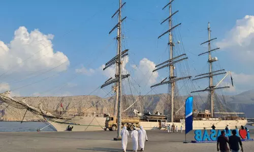 ഖ​സ​ബി​ൽ ന​ങ്കൂ​ര​മി​ട്ട് ഒ​മാ​ന്റെ അ​ഭി​മാ​ന പാ​യ്ക്ക​പ്പ​ൽ