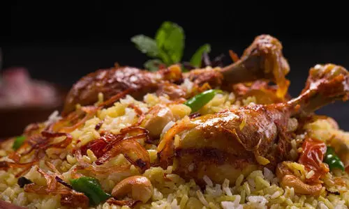 വോട്ട് തരണേ, ബിരിയാണി തരാം