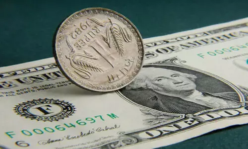 രൂപ​യെ രക്ഷിക്കാൻ മറ്റൊരു വഴിയില്ല; 2.34 ​ലക്ഷം കോടി ഡോളർ വിറ്റ് ആർ.ബി.ഐ