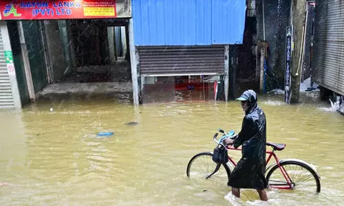 ശ്രീലങ്കയിൽ ചുഴലിക്കാറ്റും പ്രളയവും: 56 മരണം; ഓഫിസുകളും സ്കൂളുകളും അടച്ചു