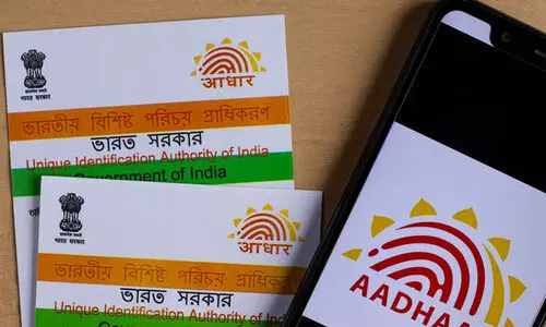 ജനന രേഖയായി ആധാർ കാർഡ് സ്വീകരിക്കില്ലെന്ന് യു.പി, മഹാരാഷ്ട്ര സർക്കാറുകൾ