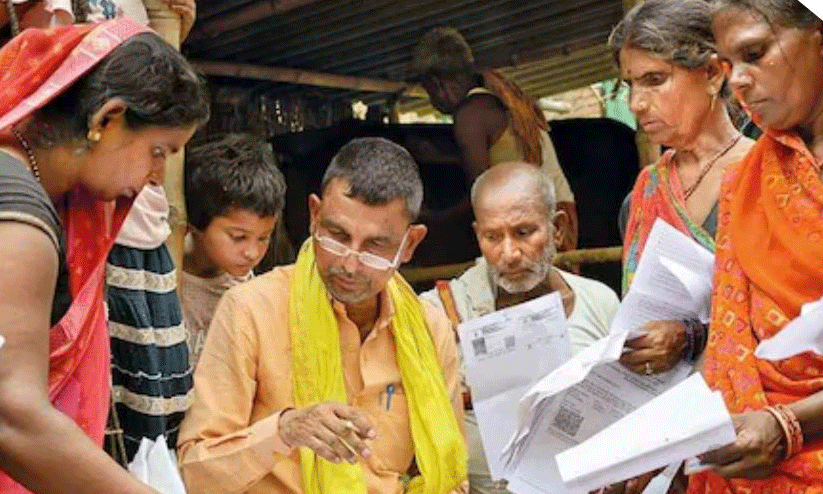തെരഞ്ഞെടുപ്പ് കമീഷന്റെ കൈയ്യിൽ രക്തക്കറ-തൃണമൂൽ കോൺഗ്രസ്; എസ്.ഐ.ആറുമായി ബന്ധ​പ്പെട്ട് ആരും മരിച്ചിട്ടില്ലെന്ന് തെരഞ്ഞെടുപ്പ് കമീഷൻ