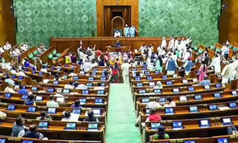 പ്രക്ഷുബ്ദമാവുമോ ശീതകാല സമ്മേളനം? ഞായറാഴ്ച സർവകക്ഷി യോഗം വിളിച്ച് സർക്കാർ, ഇൻഡ്യ സഖ്യം നേതാക്കളുടെ യോഗം തിങ്കളാഴ്ച പ്രക്ഷുബ്ദമാവുമോ ശീതകാല സമ്മേളനം? ഞായറാഴ്ച സർവകക്ഷി യോഗം വിളിച്ച് സർക്കാർ, ഇൻഡ്യ സഖ്യം നേതാക്കളുടെ യോഗം തിങ്കളാഴ്ച