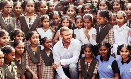 കു​ട്ടി​ക​ളോ​ടൊ​പ്പം പ്രി​യ​താ​രം; ഡേ​വി​ഡ് ബെ​ക്കാം വി​ദ്യാ​ഭ്യാ​സ   സ്ഥാ​പ​ന​ങ്ങ​ൾ സ​ന്ദ​ർ​ശി​ച്ചു