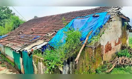 അടിസ്ഥാന സൗകര്യങ്ങൾ തരൂ, വോട്ട് തരാം