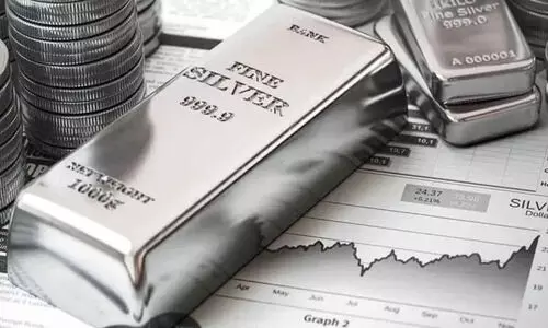 സ്വർണം മറന്നേക്കൂ, വെള്ളി വില പുതിയ റെക്കോഡിലേക്ക്